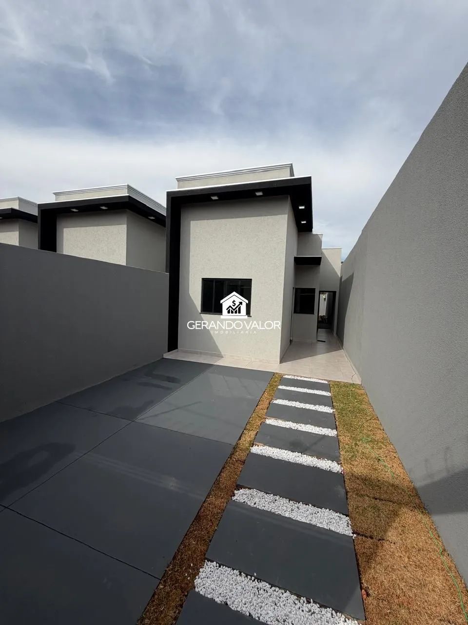 Casa espaçosa com Suíte - Foto 2
