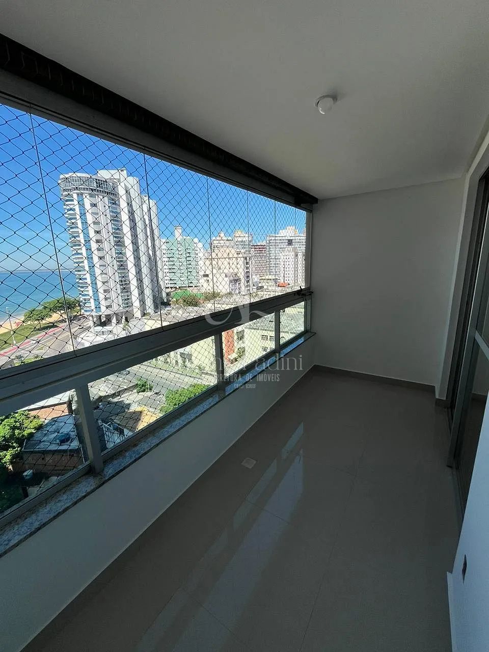 APARTAMENTO 2 QUARTOS COM SUÍTE, 82M² E DE FRENTE PARA O MAR! - Foto 3