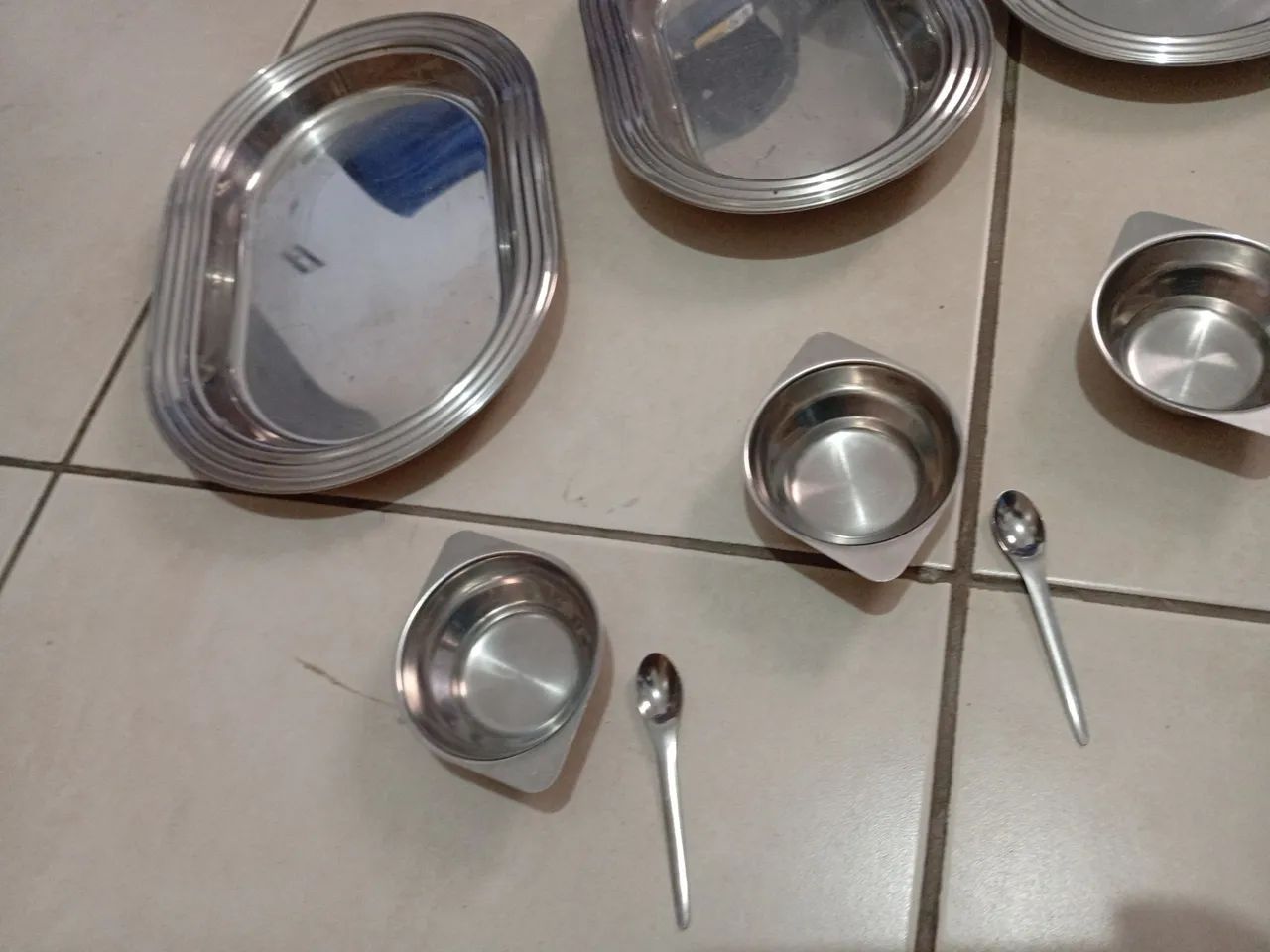 Bandejas e potes sobremesa em inox  - Foto 5