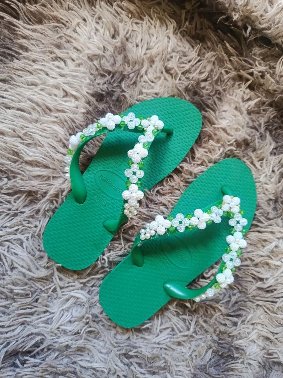 Sandália com miçangas