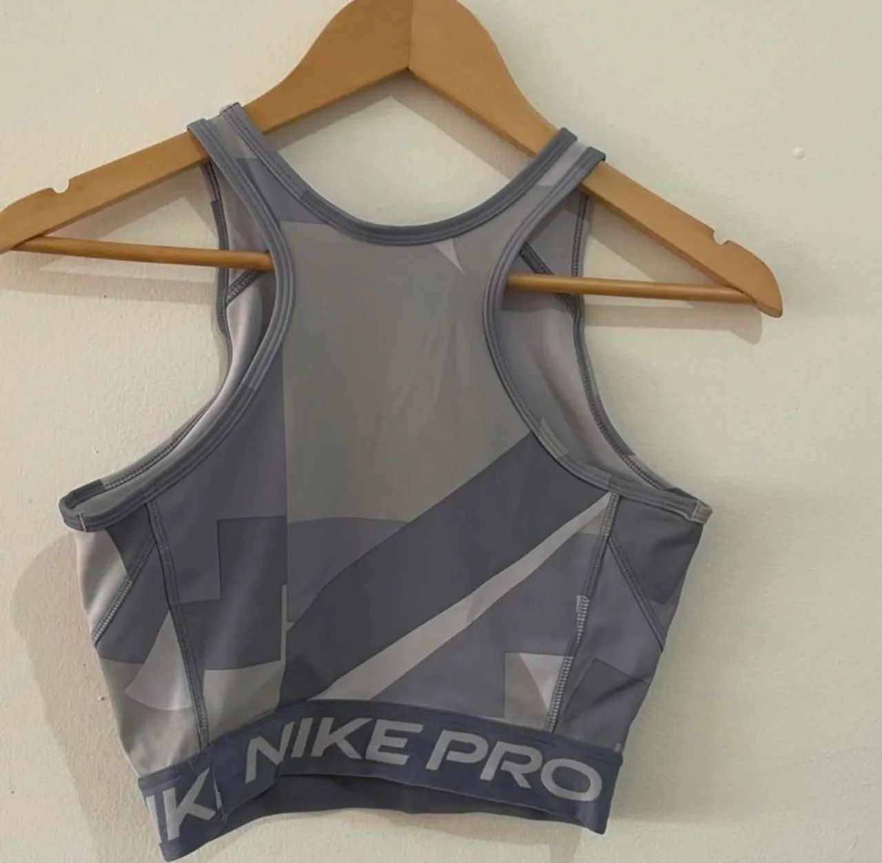 Cropped Nike - Foto 4