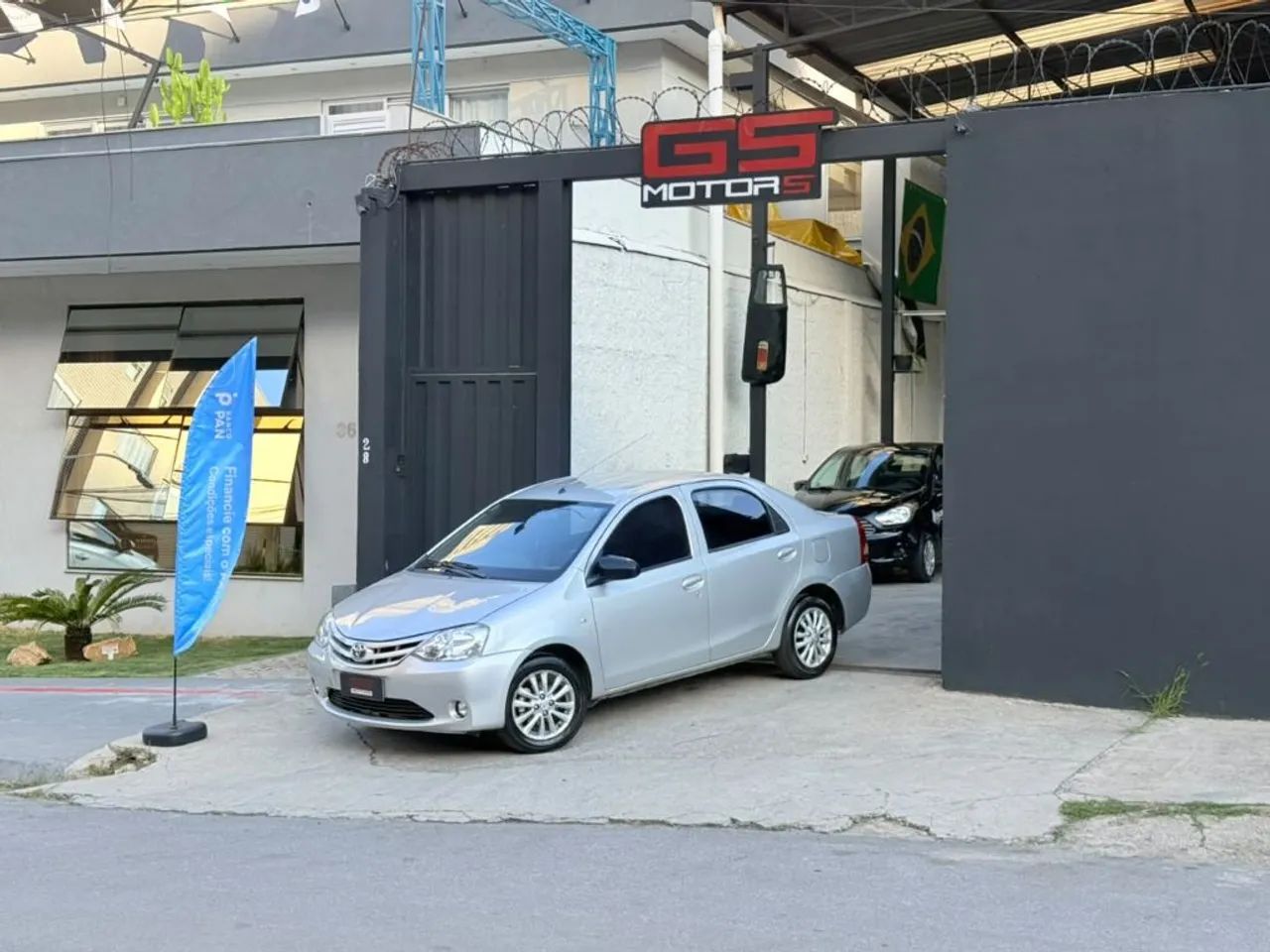 Toyota Etios ETIOS XLS Sedan 1.5 Flex 16V 4p Mec. 2013