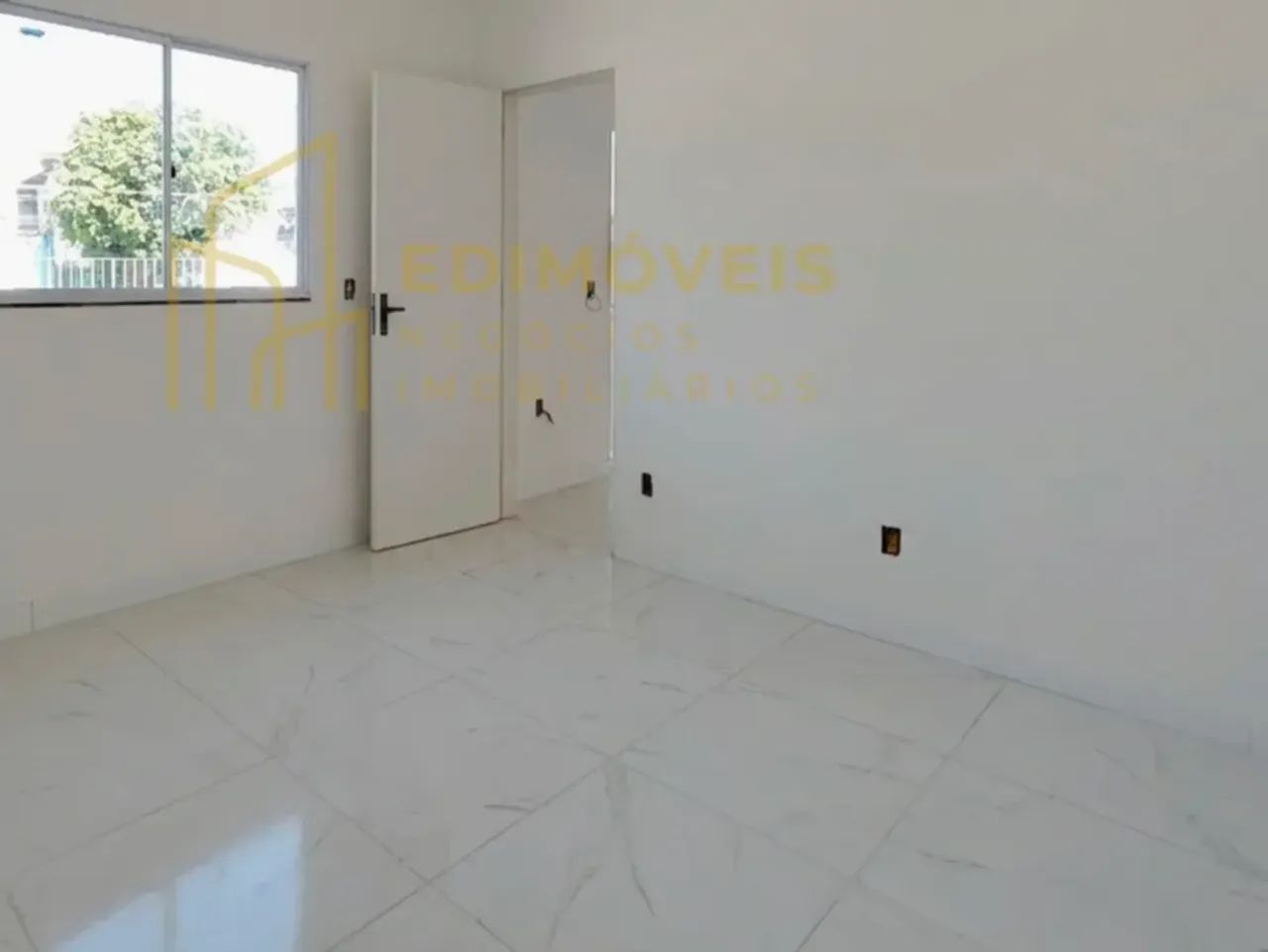 Seu espaço ideal em Jardim Marilândia: casa com 2 quartos e área gramada! - Foto 5