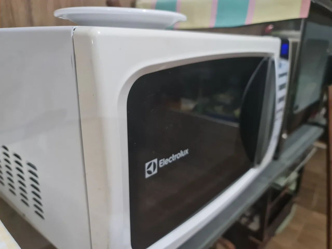 Micro-ondas Electrolux 20 litros 110v branco - Foto 2