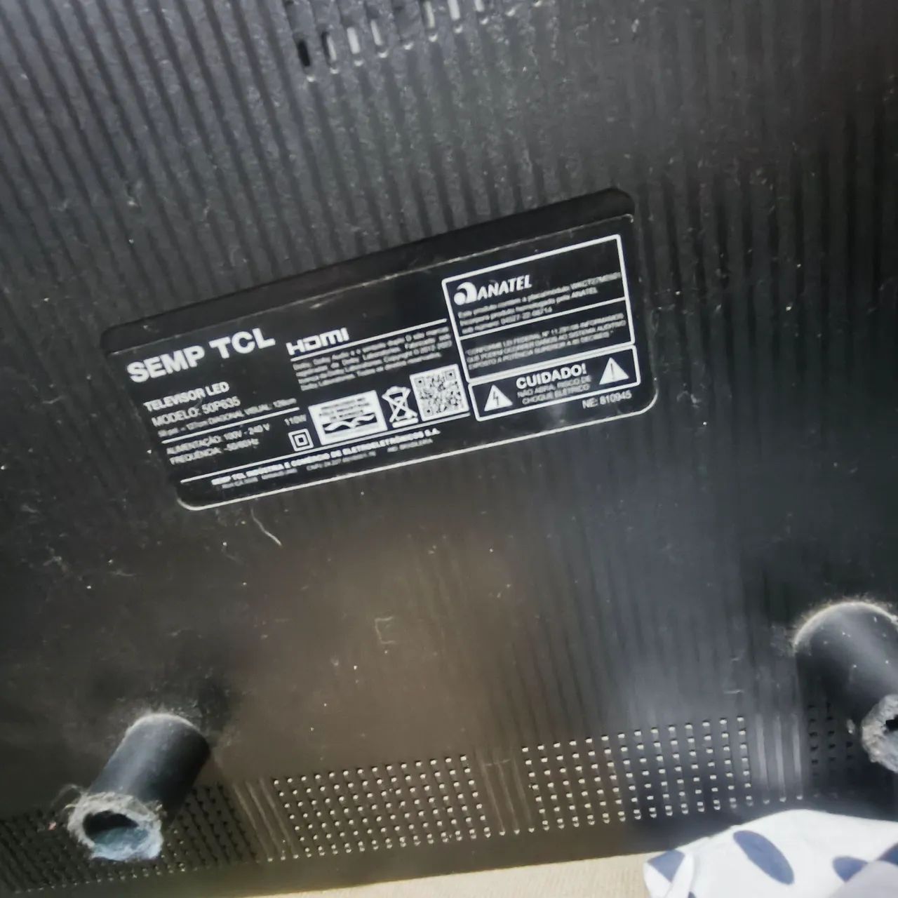 TV 50 polegadas TCL, funciona áudio, controle. A imagem que ficou assim.