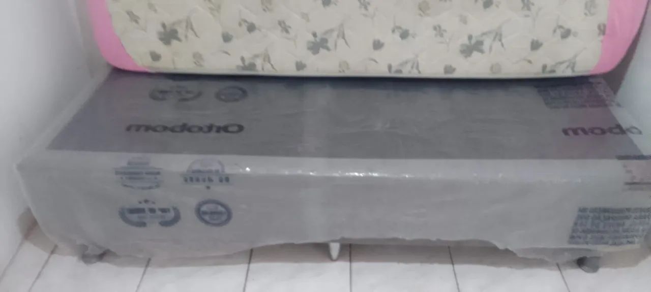 Vendo  base bok com colchão  c 9. *