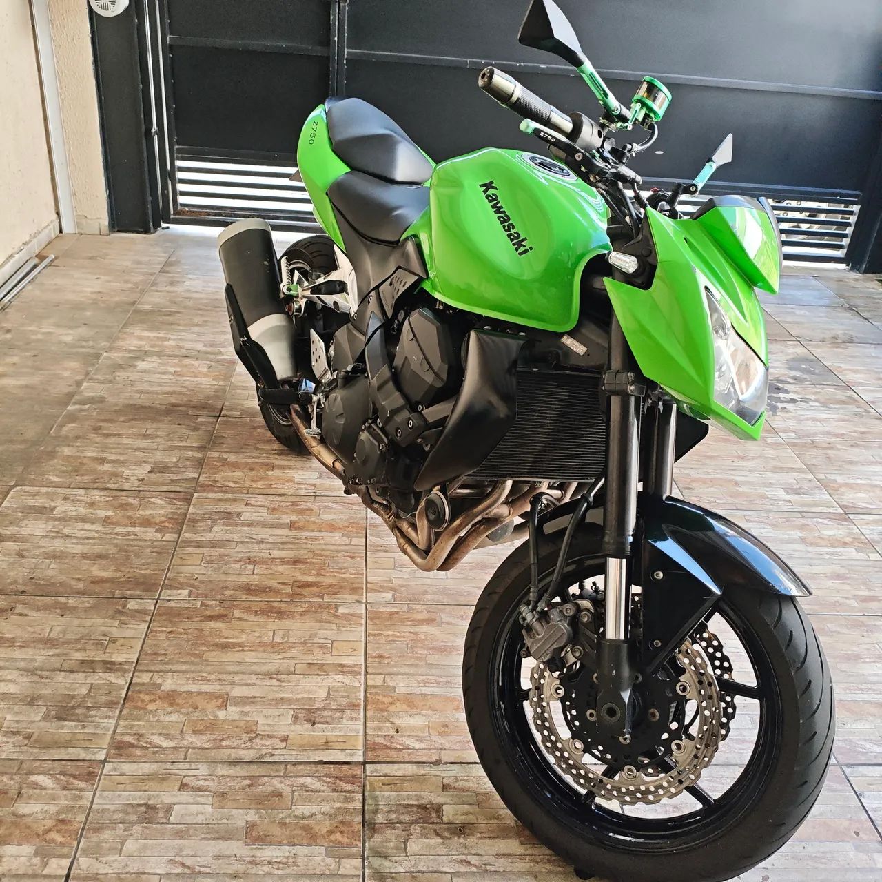 Z750  - Foto 2