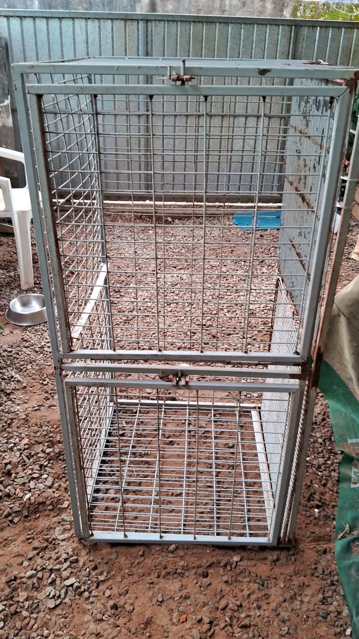 Gaiola  para criação de animais. 