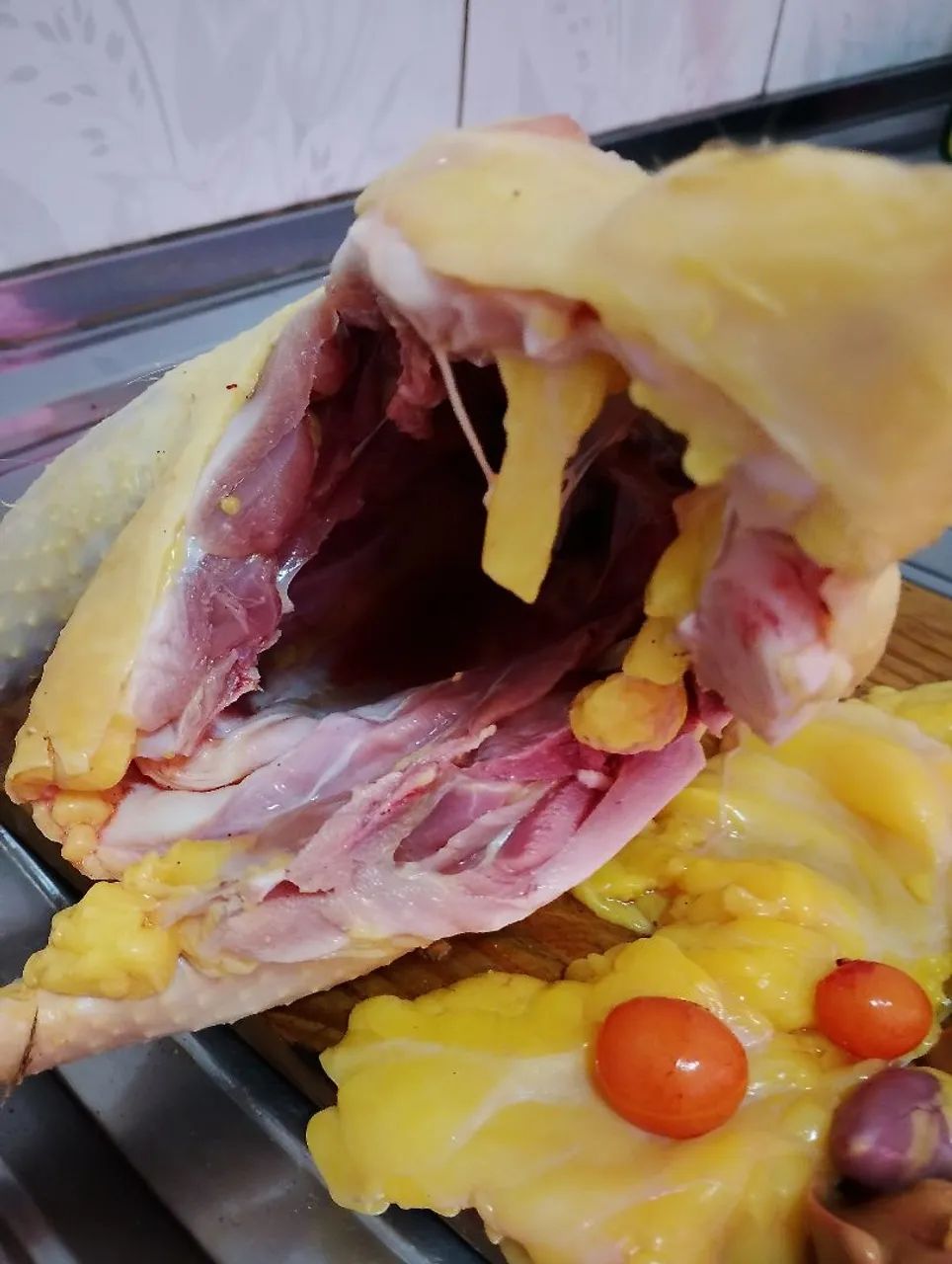 Galinha caipira mais dê 2 kilos 70 reais retirada na passarela dó metro água branca  - Foto 3