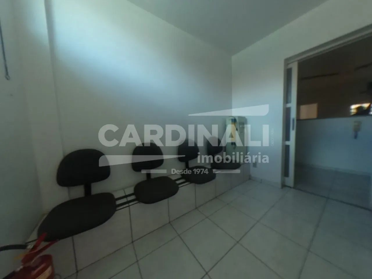 Sala comercial com cozinha e banheiro em rua comercial. - Foto 3