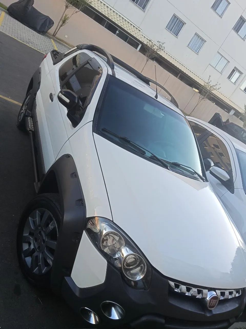 Fiat Strada Adventure1.8/ 1.8 Locker Flex CD 2016 - Foto 2