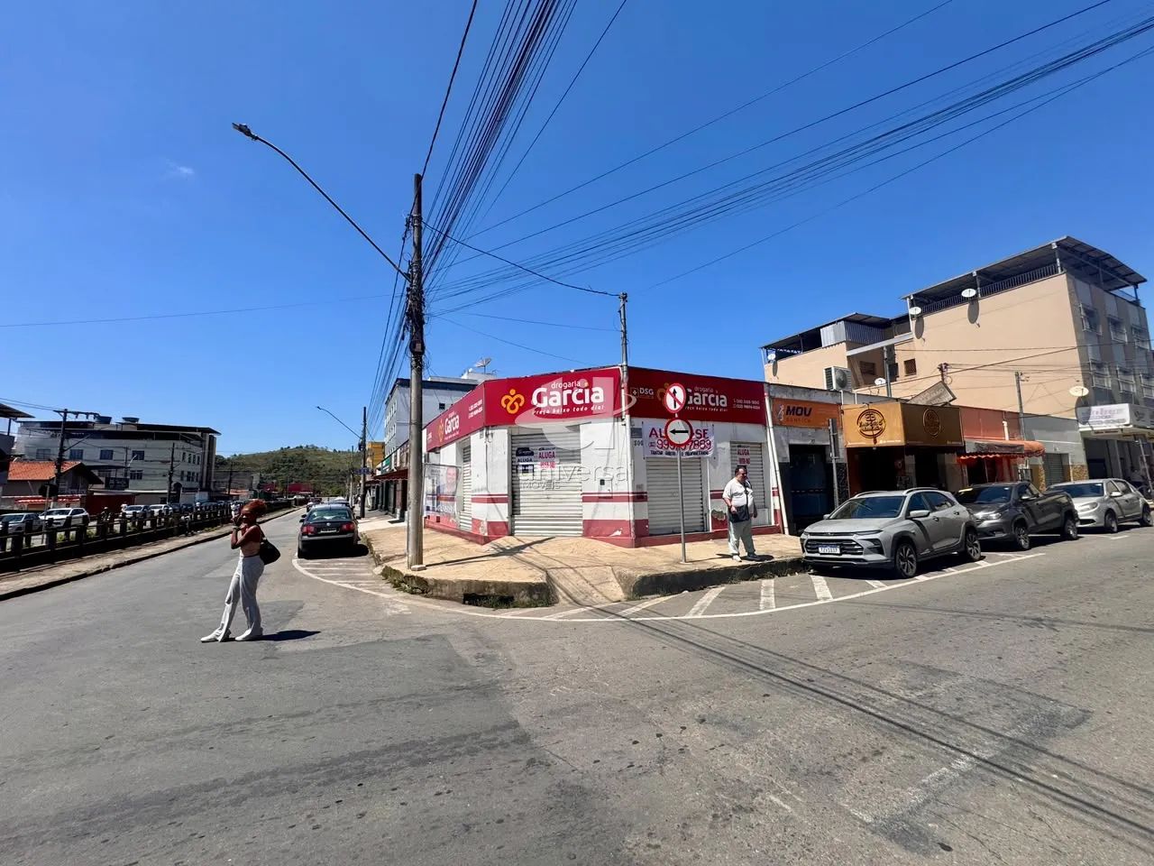 Loja Comercial de Esquina no Centro de Benfica