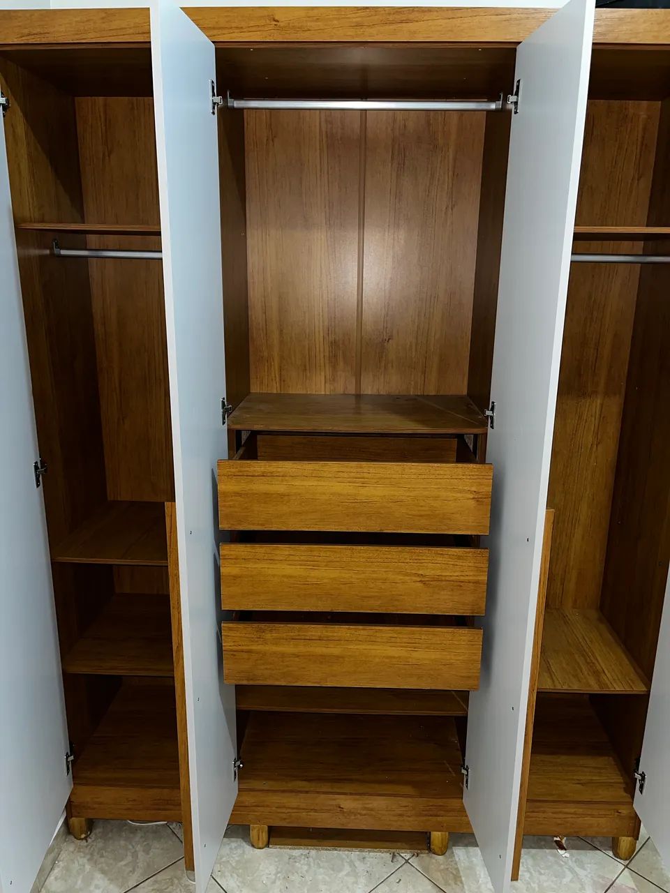 Guarda-roupa 4 portas  - Foto 4