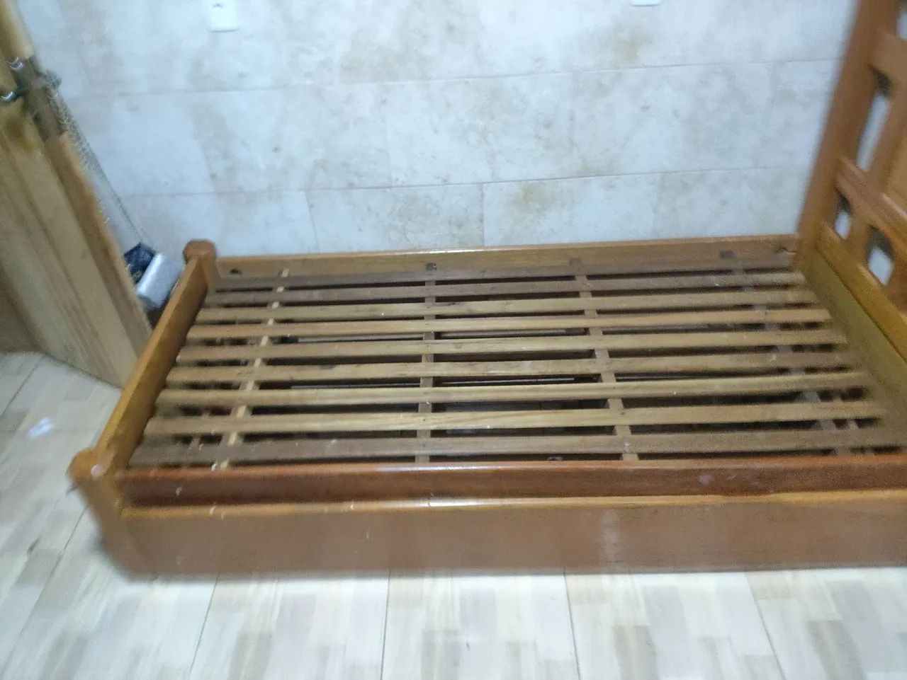 Bom cama de madeira  - Foto 3