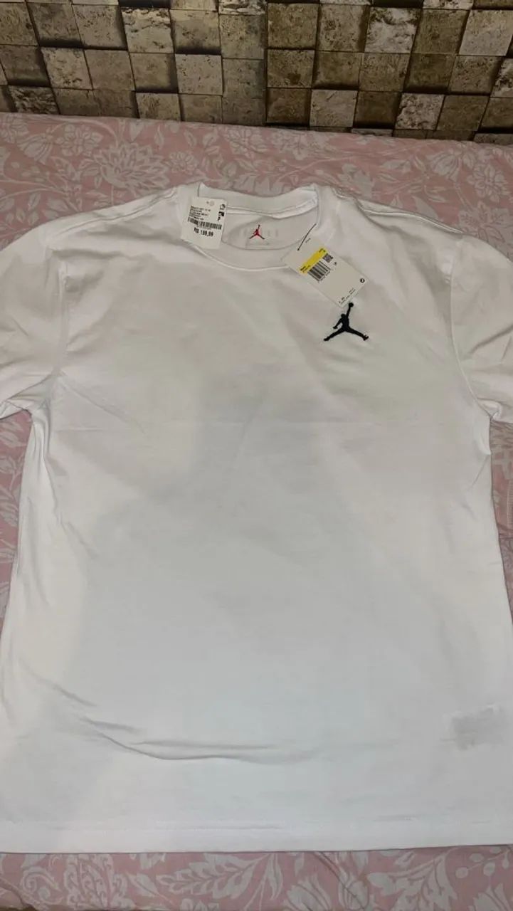 Camisa branca de marca