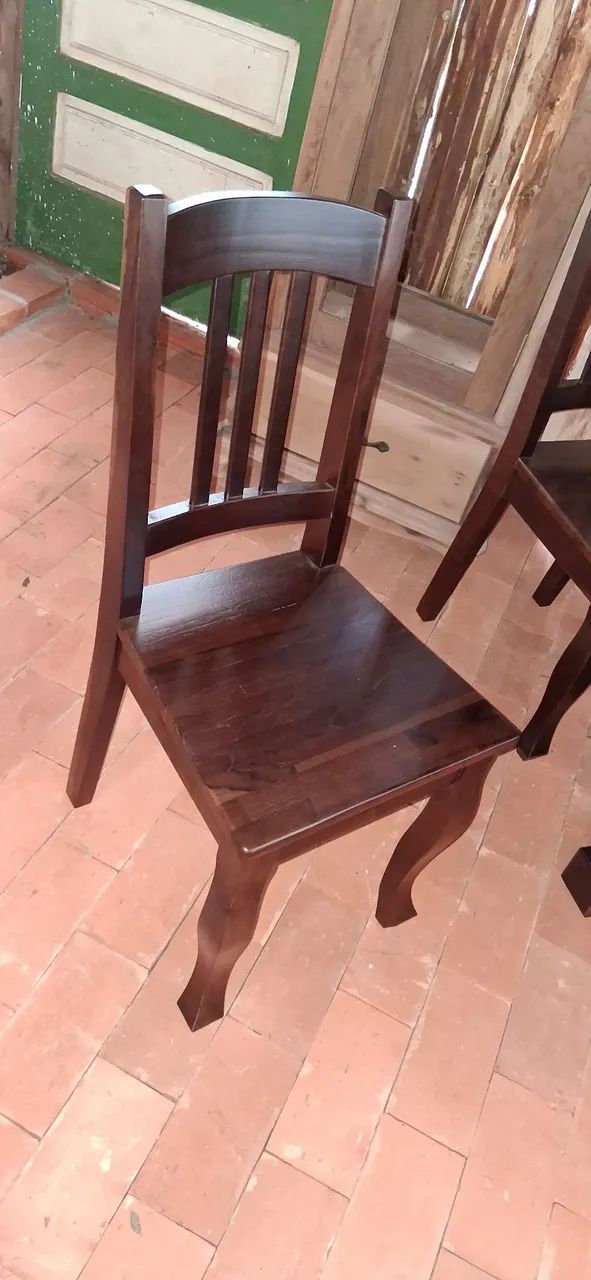 Mesa em Marchetaria com 4 Cadeiras de Madeira - Foto 3