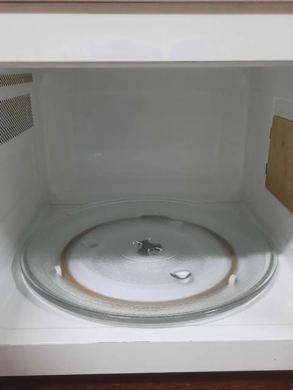 MICRO-ONDAS ELETROLUX 30 LITROS DE CAPACIDADE COR BRANCO FUNCIONANDO PERFEITAMENTE TOP  - Foto 3