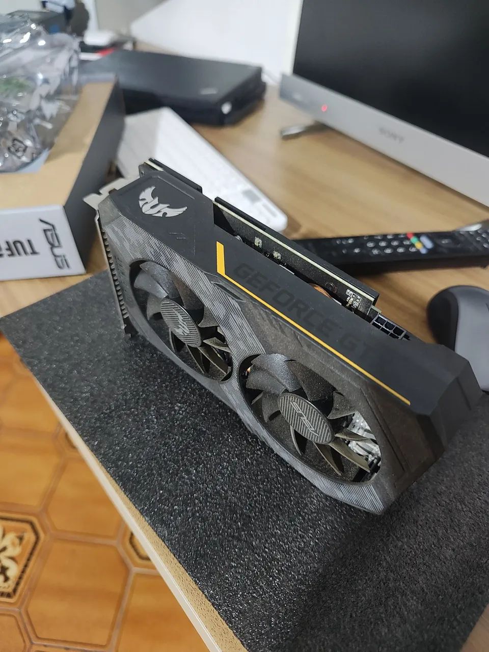 Placa de vídeo GTX 1650 4GB Asus tuf gaming  - Foto 2