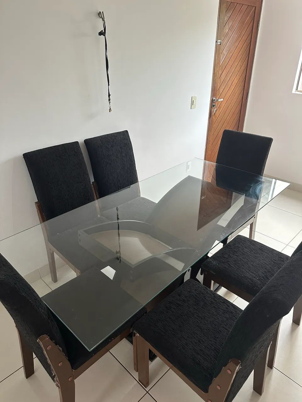 Mesa em MDF para 6 cadeiras 