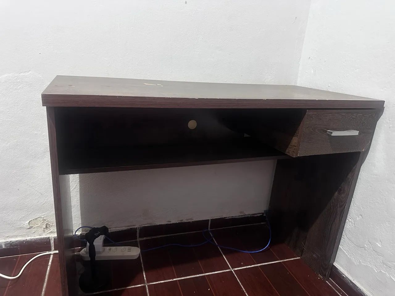 MESA COM GAVETA