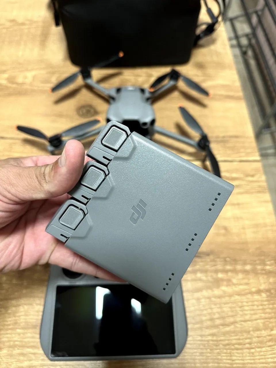 Drone DJI Mini 4 Pro Fly More Combo Plus DJI RC 2 - Foto 4