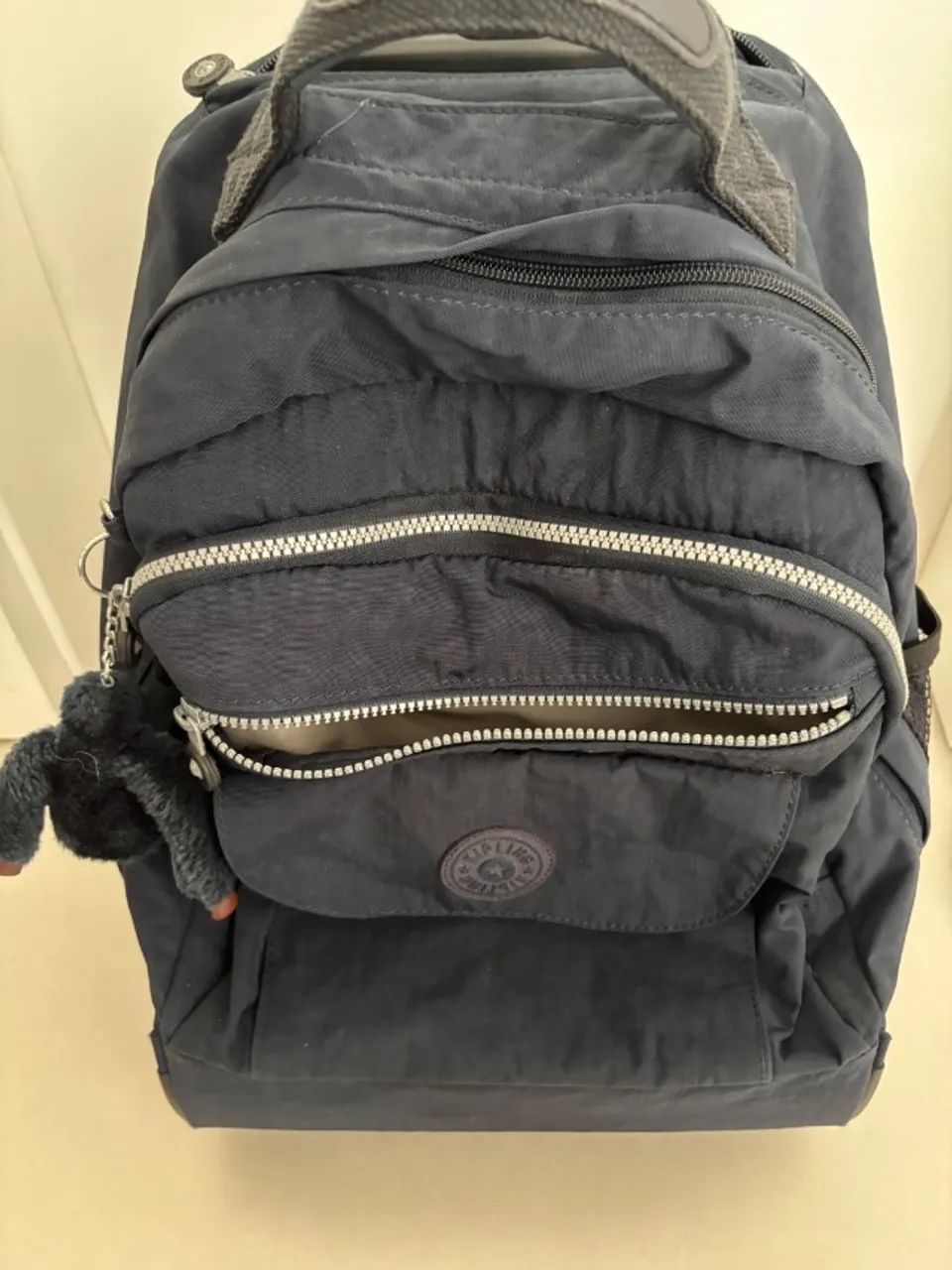 Mochila Kipling com Rodinhas - Original, Prática, Resistente, Espaçosa e Confortável - Foto 2
