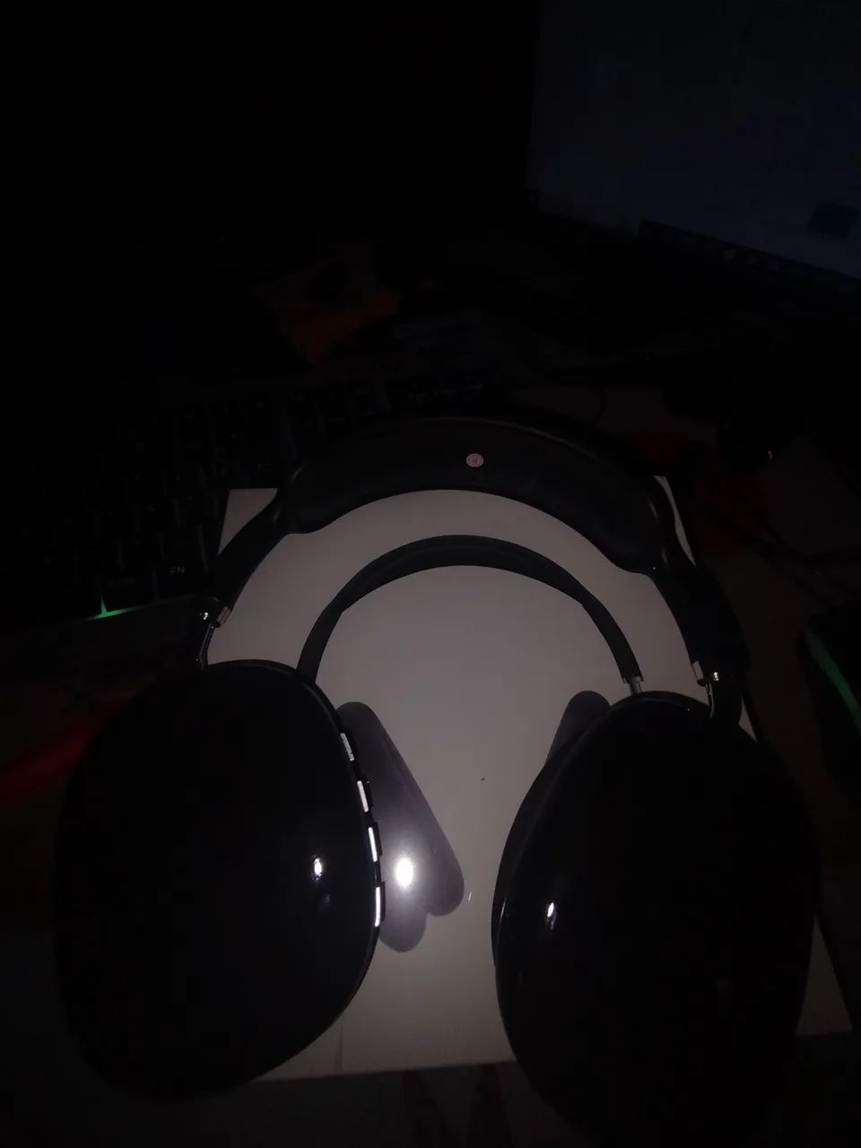 FONE DE OUVIDO BLUETOOTH P9 SOM DE ALTA QUALIDADE E BATERIA COM MUITA DURABILIDADE  - Foto 2