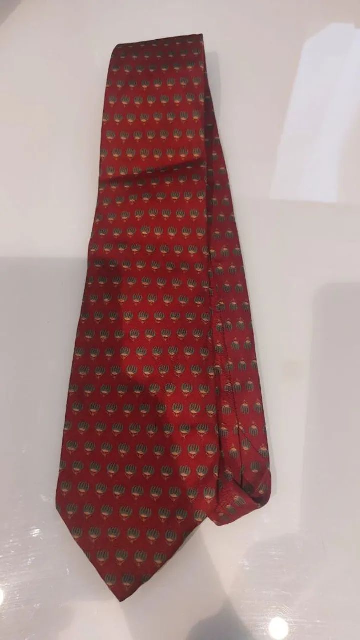 Gravata Yves SaintLaurent em Seda pura nova - Foto 3