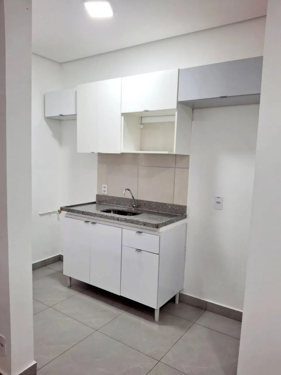 Apartamento com quintal e 2 quartos para locação- R$3.700 pacote - Foto 2
