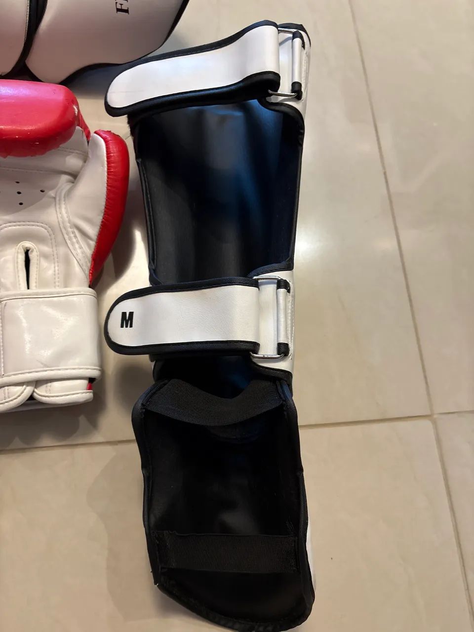 Kit luvas e caneleiras kickboxing - Foto 4