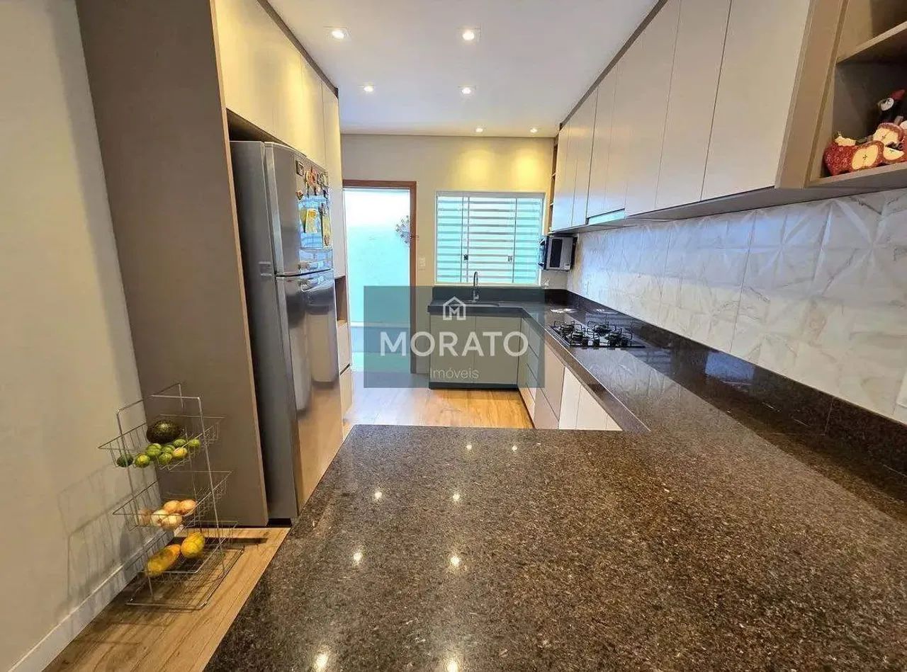 Casa com 4 quartos sendo 1 suíte com 4 vagas de garagem no bairro Serrano. - Foto 3