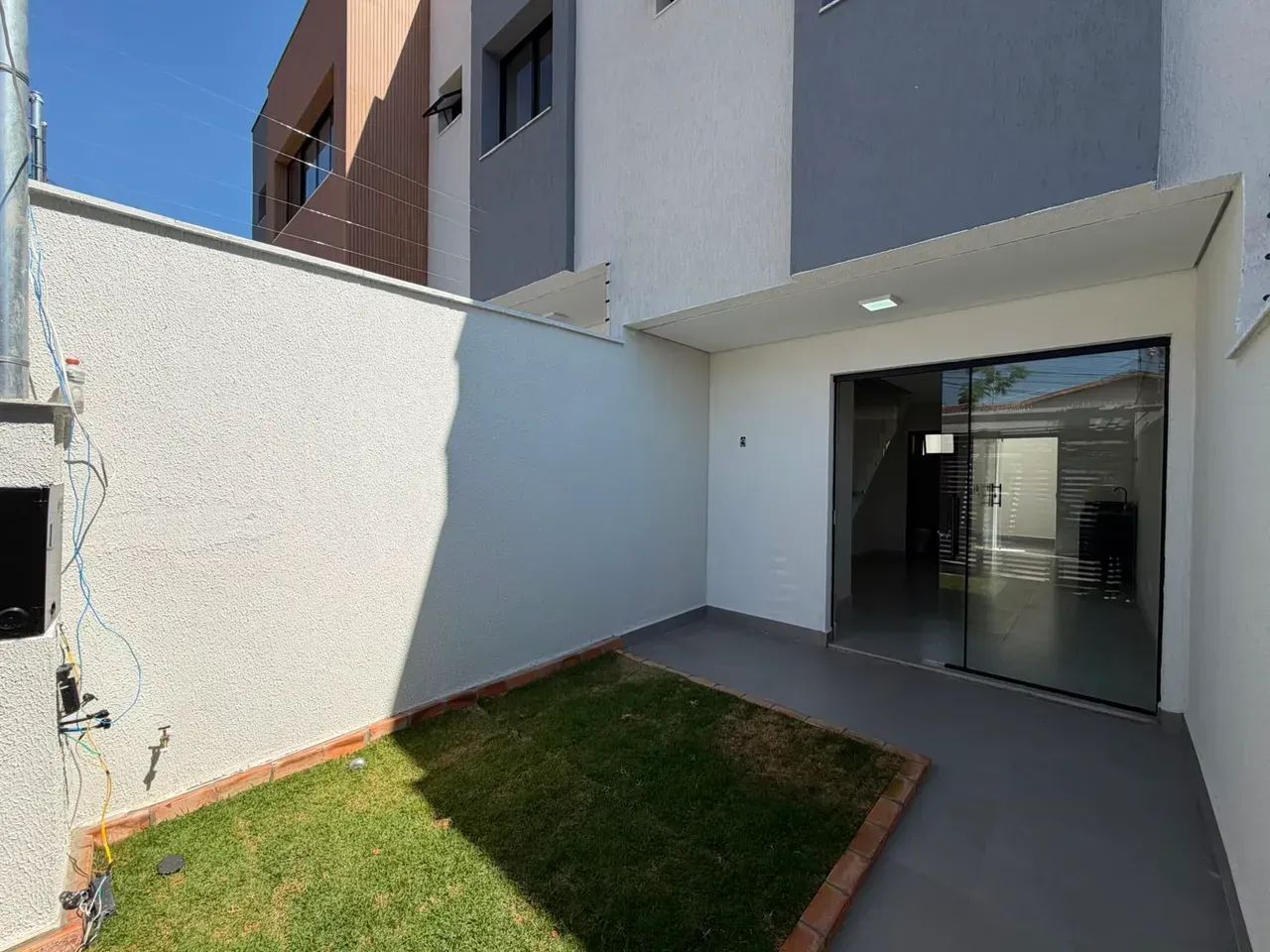 Casa Duplex com 2 quartos sendo 2 suítes 3 banheiros 1 vaga