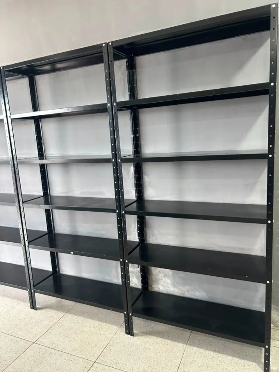 ARMÁRIOS / GÔNDOLAS EM FERRO GALVANIZADO - PRETO - Foto 3