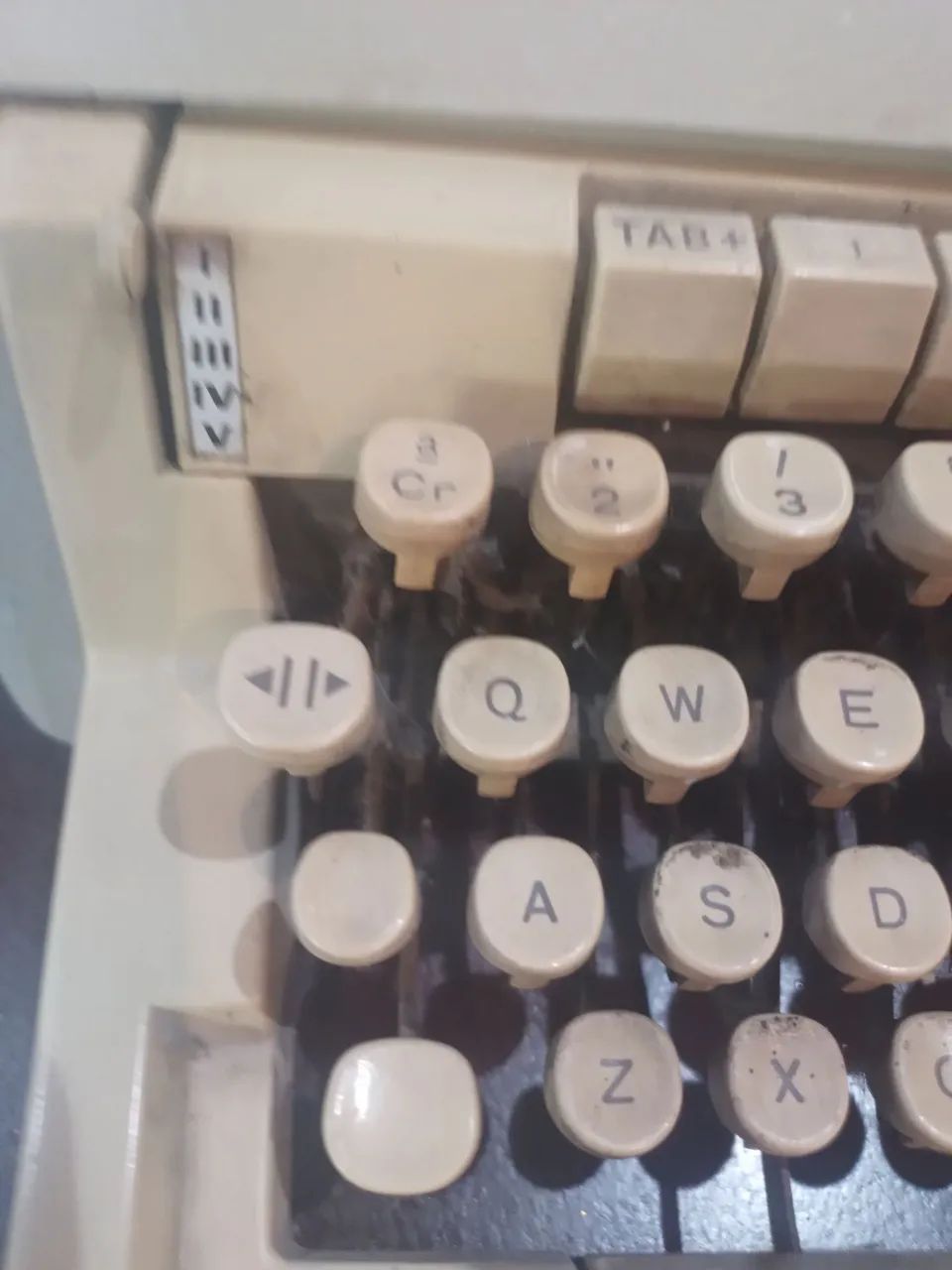 Máquina de escrever olivetti linea 98 para colecionador - Foto 3
