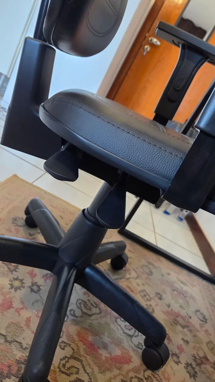 Cadeira de Escritório / Estudo - Foto 6