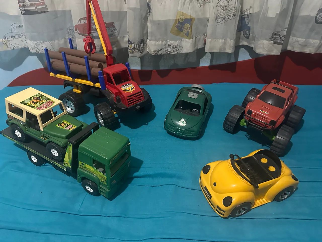 Carrinhos de brinquedo 