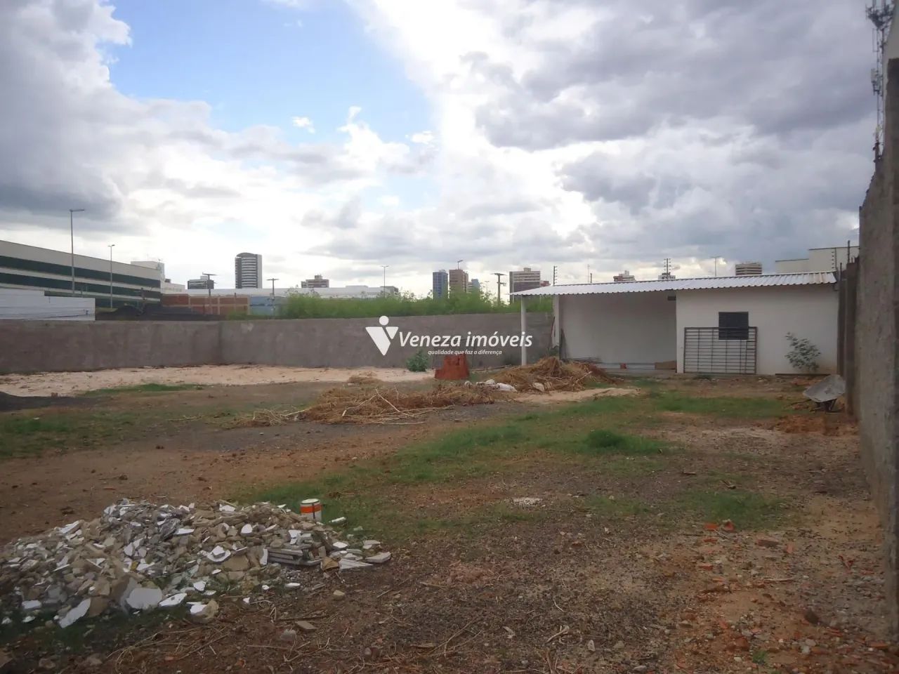 Terreno Comercial de esquina para aluguel - Foto 8