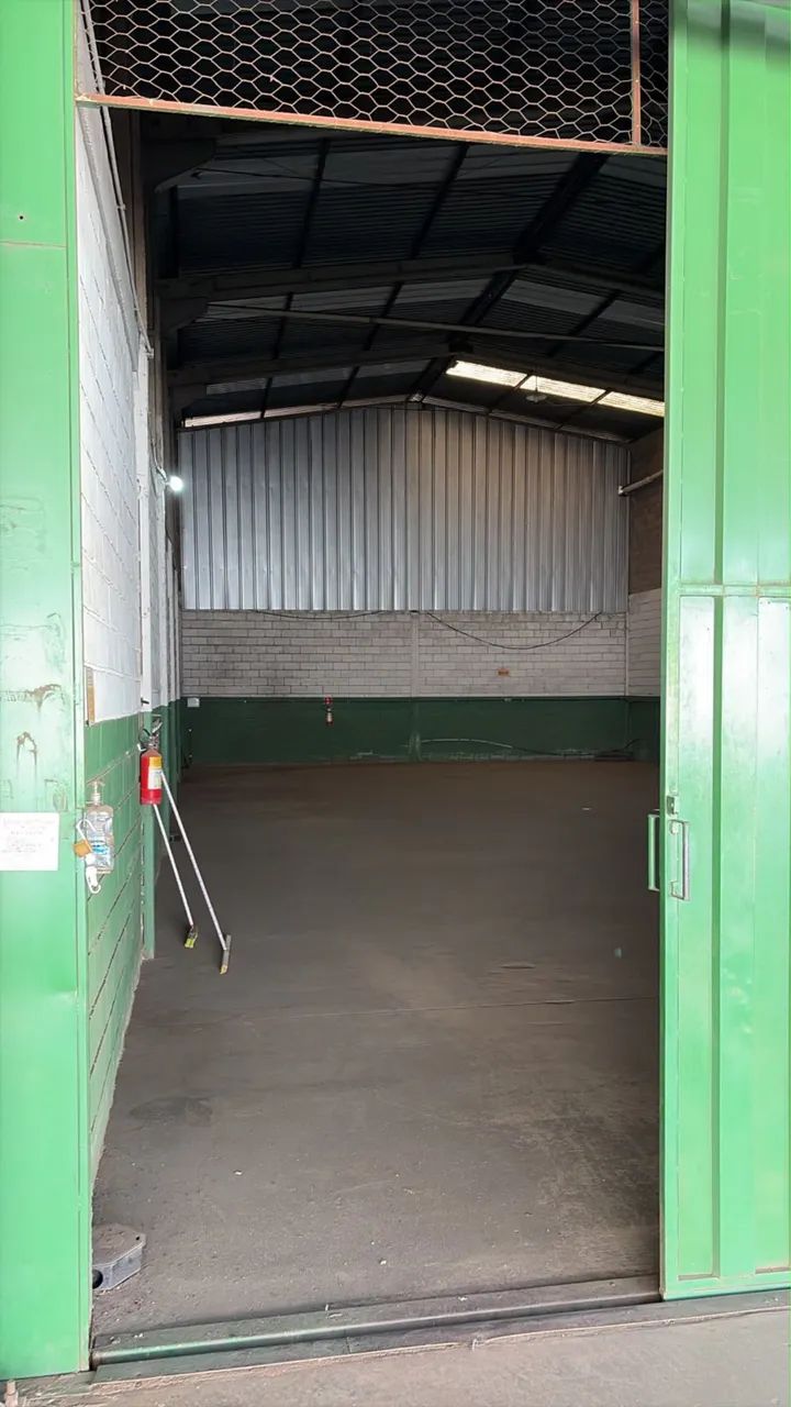 GALPÃO 300M2 NO BAIRRO INDUSTRIAL - Foto 5