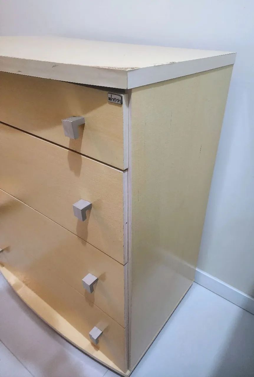Cômoda Bege com 4 Gavetas - Bom Espaço para Organização - Foto 3