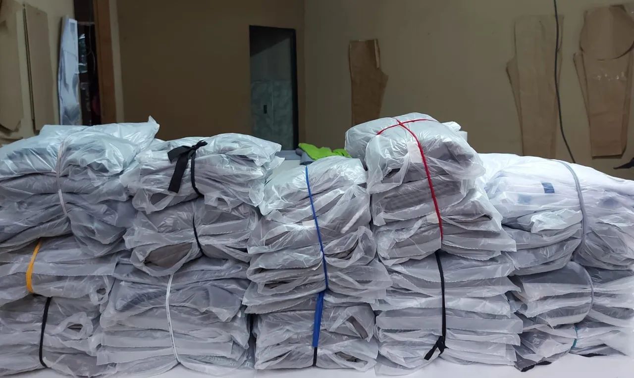 Uniformes Para Obra ( Calças, Camisetas) - Foto 2