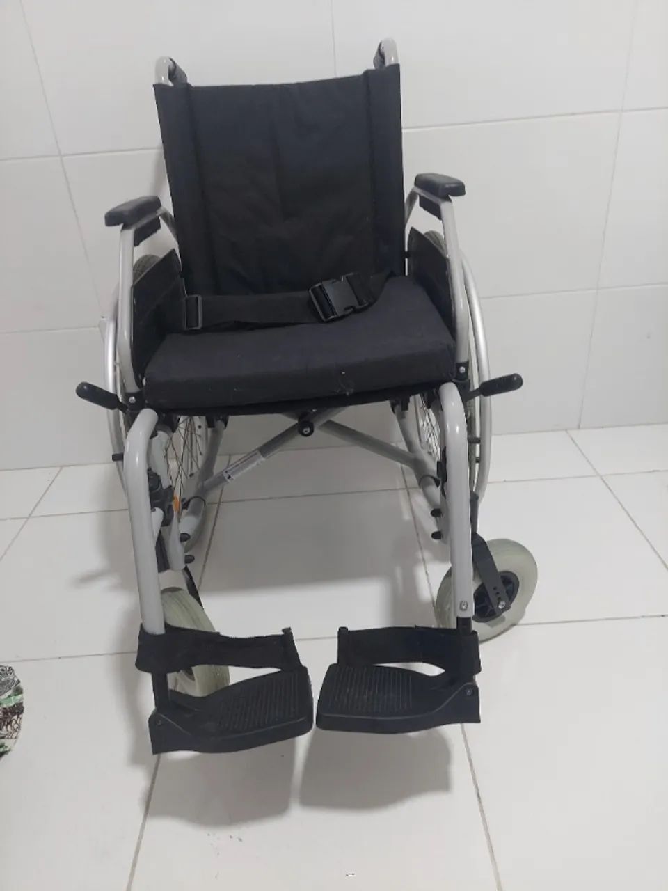 Cadeira de rodas - Foto 5