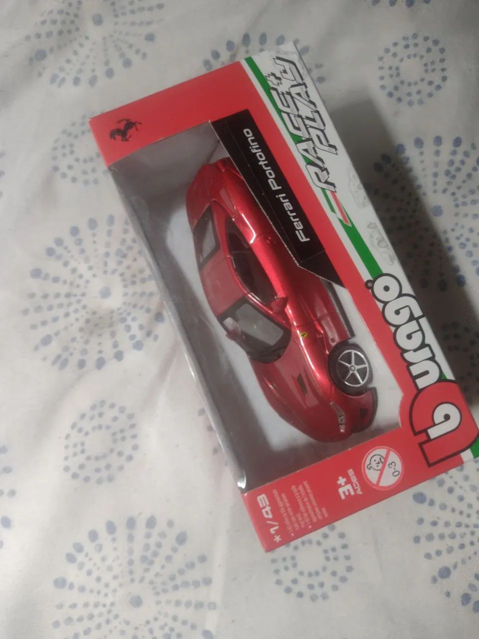 Ferrari Burago na caixa