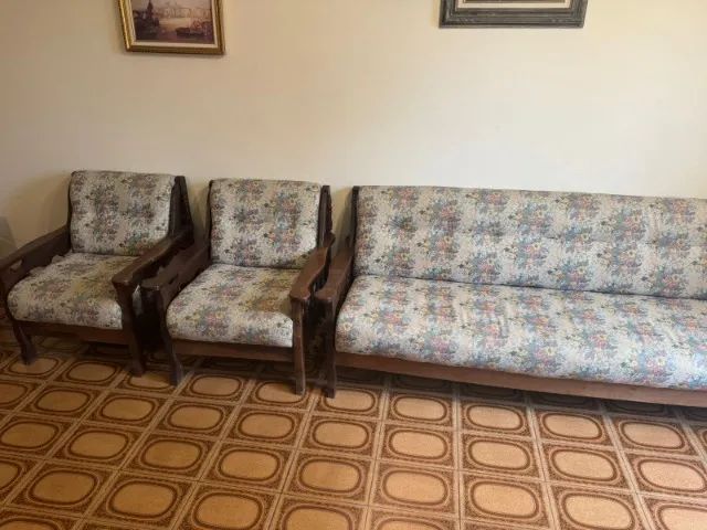 Conjunto Sofá 3 Lugares + 2 Poltronas em Madeira Antigo - Foto 2