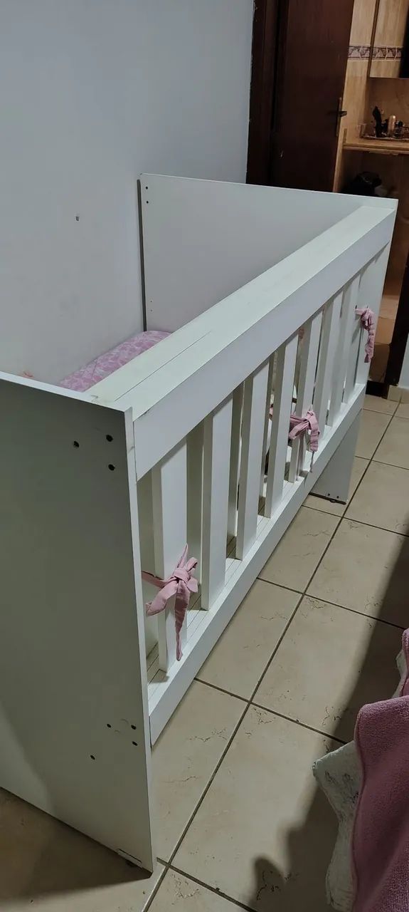 Vendo. Berço, bebê conforto, carrinho, banheira. - Foto 2