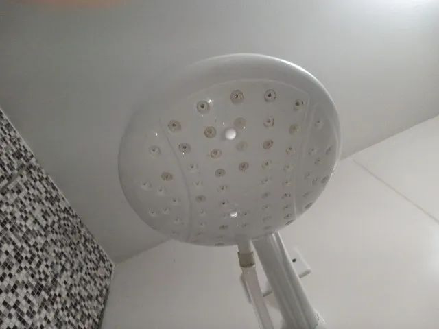 Vendo Chuveiro elétrico Lorenzetti Bella Ducha 4T, funcionando quente e frio - Foto 4