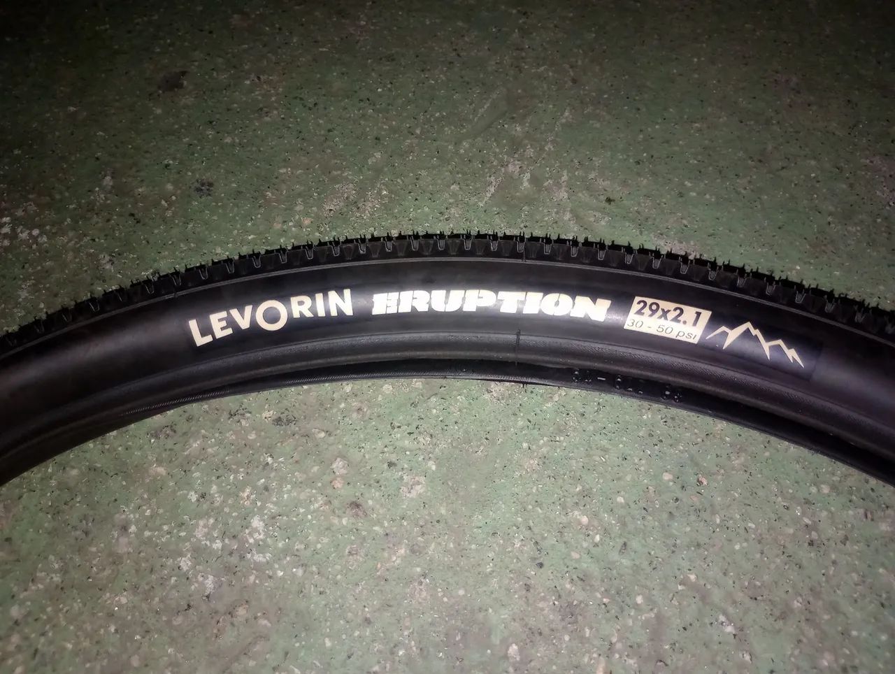 Pneu de bicicleta aro 29 - Foto 3