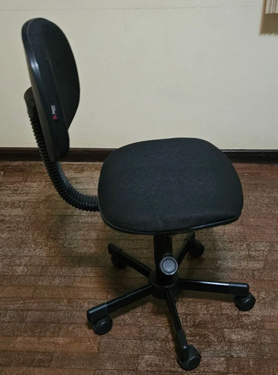 Cadeira de escritório simples  - Foto 2