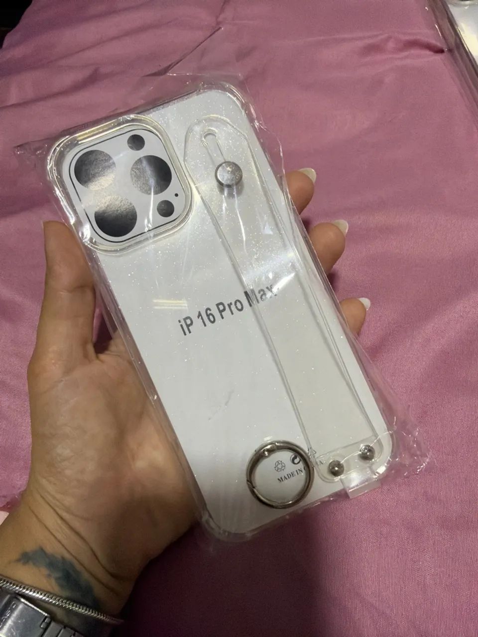 Capa transparente com glitters delicados iPhone 15 pro max e 16 pro max  - Foto 3