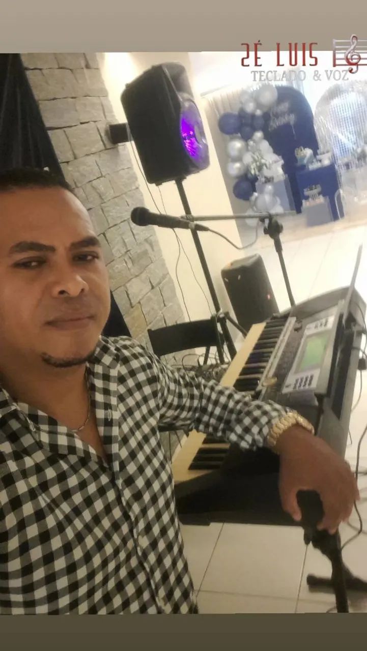 TECLADISTA E CANTOR - Foto 5