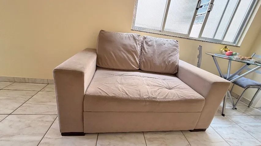 Sofá 2 lugares conservadíssimo 